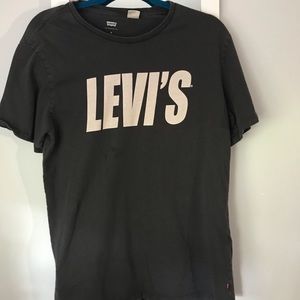 Levi’s t-shirt